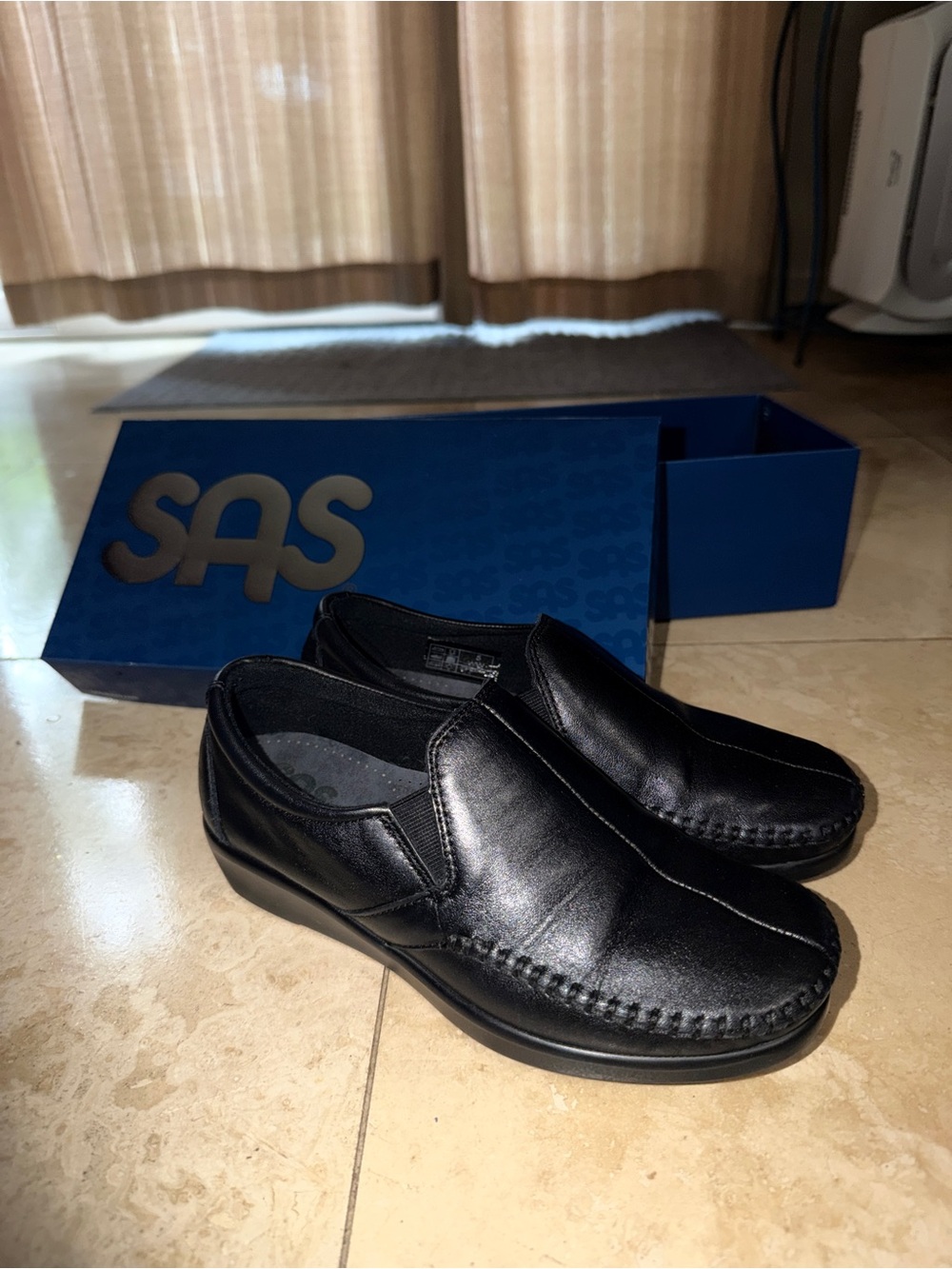 SAS Dream Women’s Black Leather Comfort Slip On Shoes Size 5 WW
